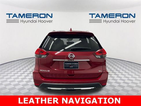 Used 2017 Nissan Rogue SL image 4