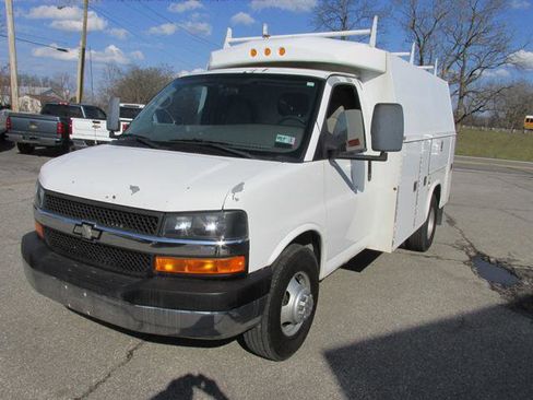Used 2008 Chevrolet Express 3500 image 1