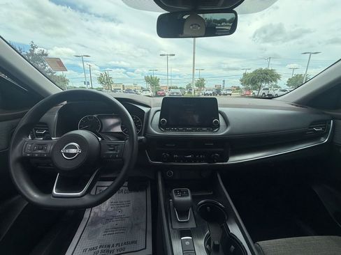 Used 2023 Nissan Rogue SV FWD image 15