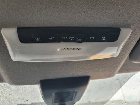 Certified 2021 Nissan Kicks SV image 22