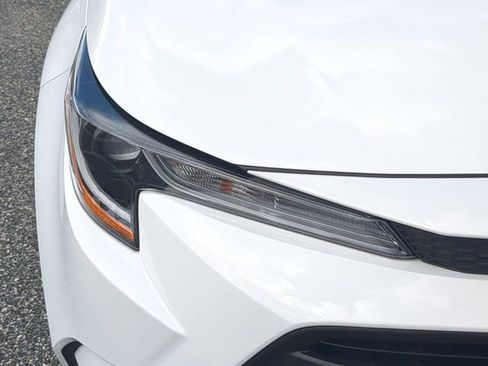 Certified 2025 Toyota Corolla LE image 10