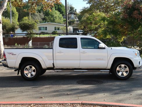Used 2013 Toyota Tacoma PreRunner w/ TRD Sport Pkg image 6