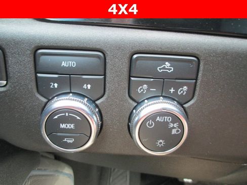 Used 2023 GMC Sierra 1500 SLE image 24