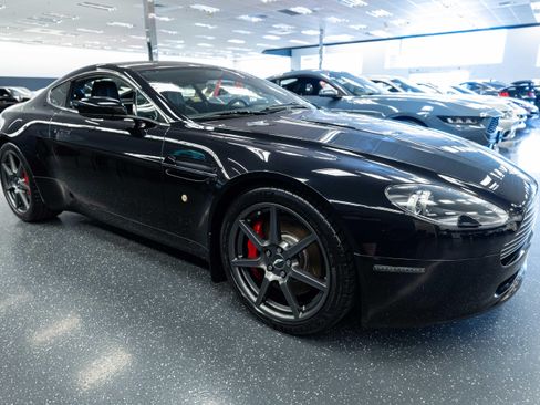 Used 2008 Aston Martin V8 Vantage Coupe RWD image 4