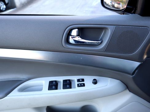 Used 2012 INFINITI G25 Journey image 31