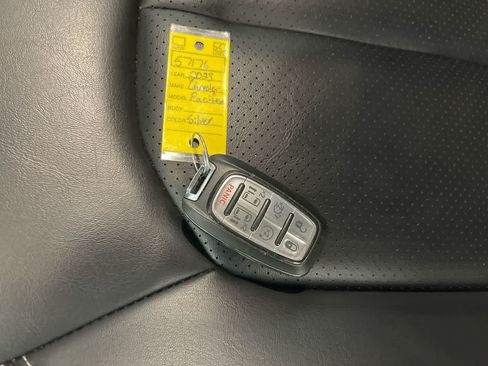 Used 2023 Chrysler Pacifica Touring-L FWD image 26