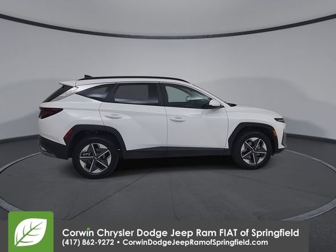Used 2025 Hyundai Tucson SEL AWD/4WD image 16
