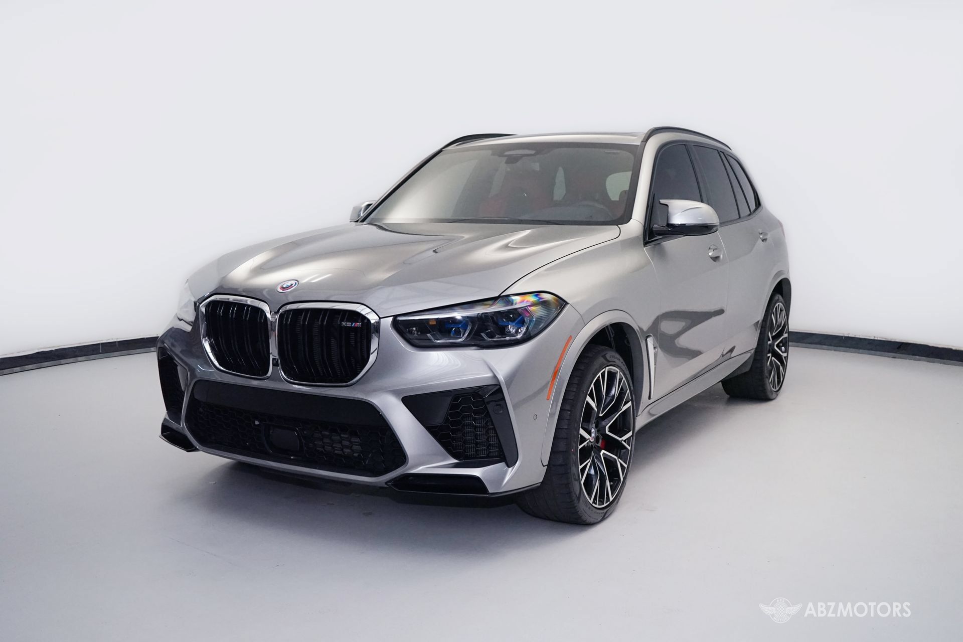 Used 2022 BMW X5 M w/ Executive Package AWD/4WD image 2