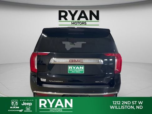Used 2021 GMC Yukon SLT w/ SLT Luxury Plus Package AWD/4WD image 4