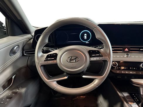 Used 2023 Hyundai Elantra SEL w/ Convenience Package FWD image 15
