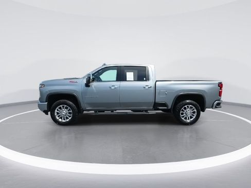 Used 2025 Chevrolet Silverado 2500 LTZ w/ LTZ Plus Package image 5