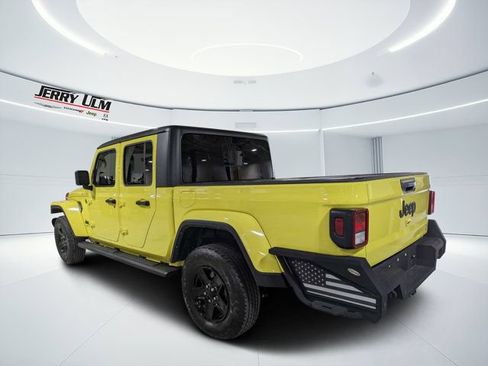 Used 2023 Jeep Gladiator Sport AWD/4WD image 3