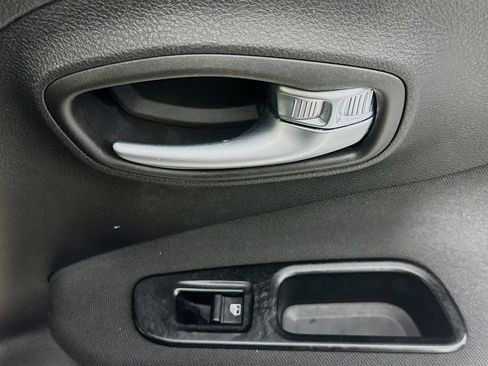 Used 2020 Jeep Renegade Latitude w/ Cold Weather Group image 30