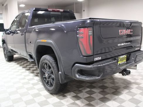 Used 2025 GMC Sierra 2500 AT4 AWD/4WD image 9