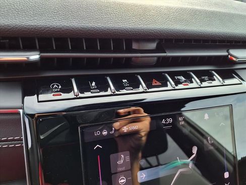 New 2025 Jeep Grand Cherokee Altitude image 17