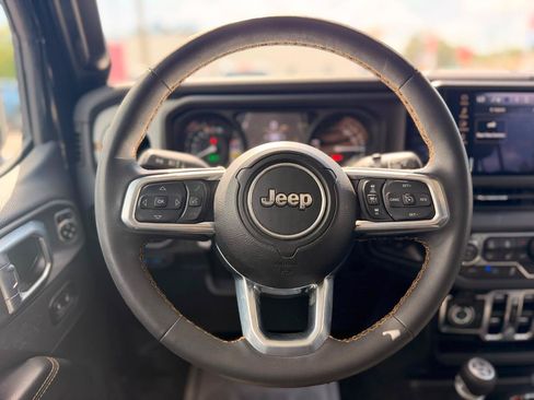 Used 2024 Jeep Wrangler Unlimited Sahara AWD/4WD image 18