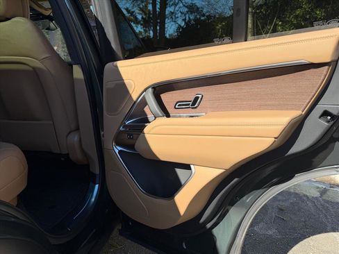 New 2026 Land Rover Range Rover SE image 16