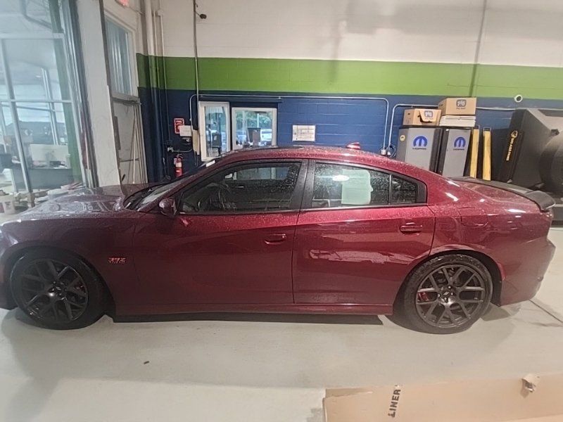 Used 2017 Dodge Charger R/T Scat Pack w/ Technology Group RWD image 4
