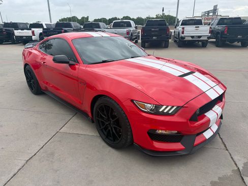 Used 2019 Ford Mustang Shelby GT350 w/ Technology Package image 5
