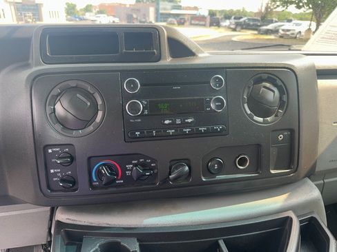 Used 2010 Ford E-350 and Econoline 350 XLT image 37