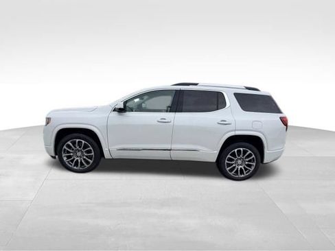 Certified 2023 GMC Acadia Denali w/ Denali Technology Package FWD image 3