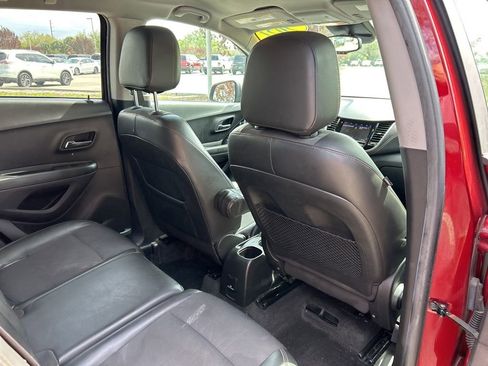 Used 2021 Chevrolet Trax LT w/ Sport Edition image 43