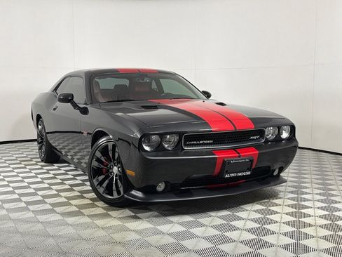 Used 2014 Dodge Challenger SRT8 w/ Harman/Kardon Audio Group RWD image 2