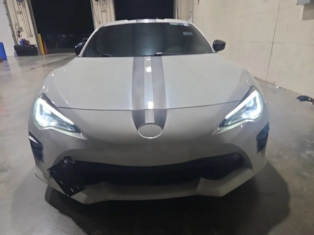 Used 2017 Toyota 86 860 Special Edition RWD image 6