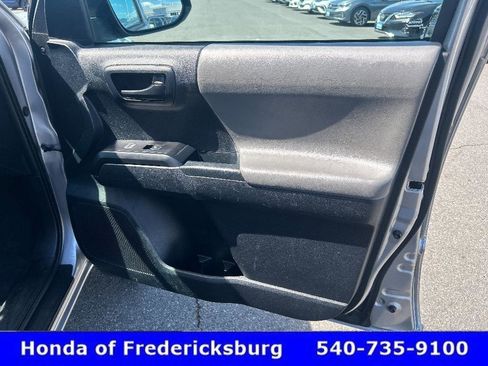 Used 2020 Toyota Tacoma SR w/ SX Package AWD/4WD image 14