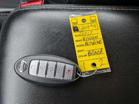 Used 2017 Nissan Pathfinder Platinum w/ Midnight Edition Package image 36