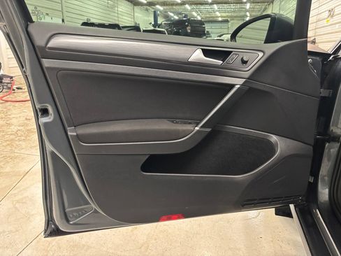 Used 2019 Volkswagen Golf S FWD image 9
