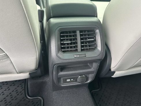 Used 2021 Volkswagen Tiguan SE R-Line FWD image 14