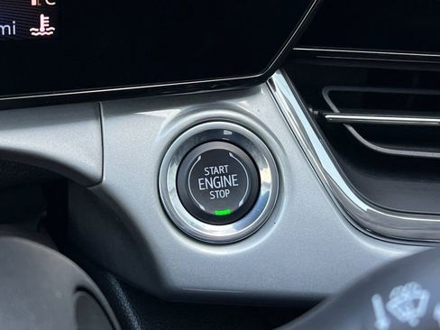 Used 2025 Chevrolet Trax LT w/ LT Convenience Package image 22