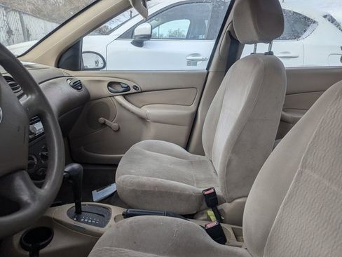 Used 2000 Ford Focus SE image 10