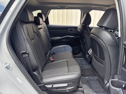 Used 2025 Kia Sorento S w/ Panoramic Sunroof Package AWD/4WD image 39