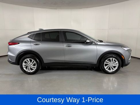 Used 2025 Buick Envista Preferred FWD image 12