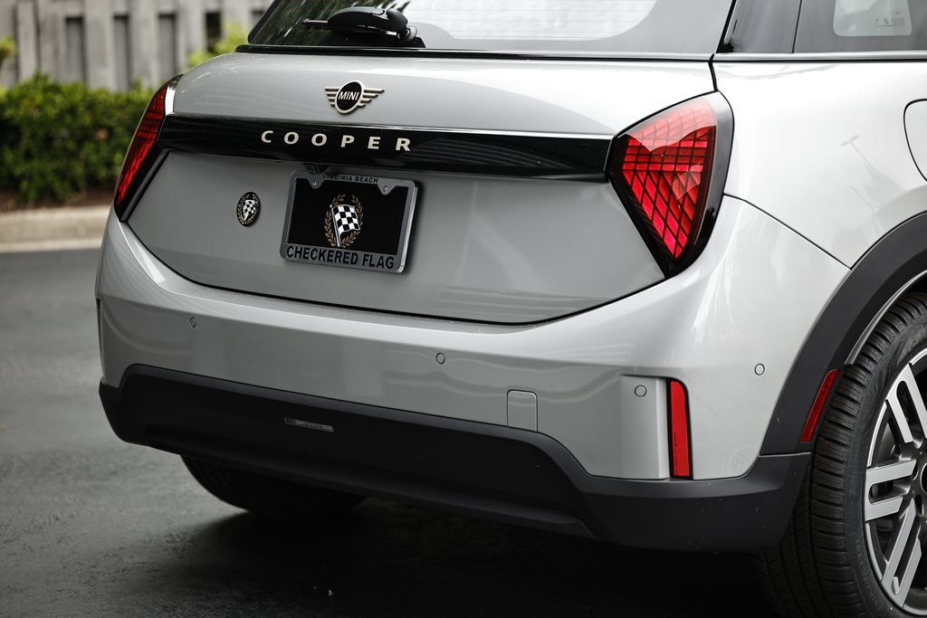 New 2026 MINI Cooper 4-Door Hardtop FWD image 9