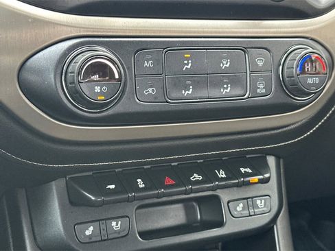 Used 2019 GMC Canyon Denali image 21