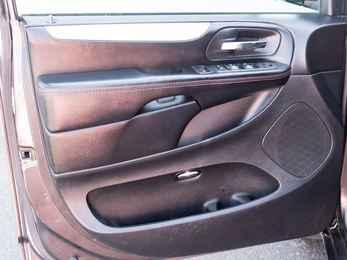 Used 2017 Dodge Grand Caravan GT FWD image 10