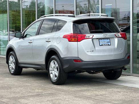 Used 2013 Toyota RAV4 LE AWD/4WD image 5