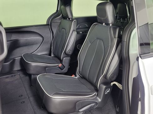 New 2026 Chrysler Pacifica Limited w/ S Appearance Package image 33