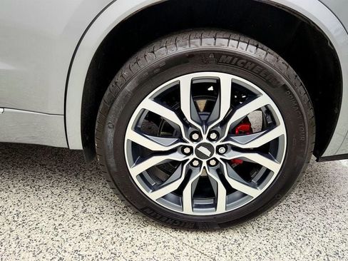 Used 2024 Cadillac XT6 Sport w/ Technology Package AWD/4WD image 9
