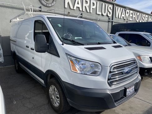 Used 2019 Ford Transit 250 130 Low Roof w/ Exterior Upgrade Package RWD image 8