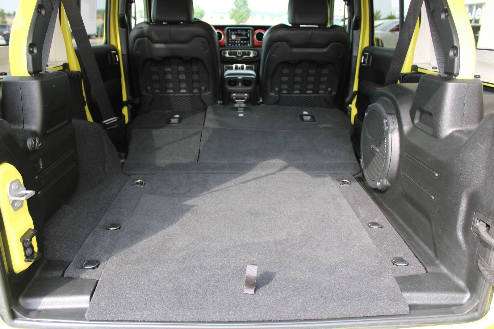 Certified 2022 Jeep Wrangler Unlimited Rubicon w/ Xtreme Recon 35" Tire Package AWD/4WD image 28