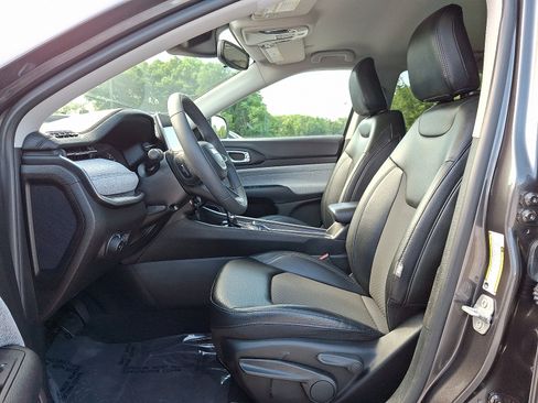 Used 2022 Jeep Compass Latitude AWD/4WD image 13