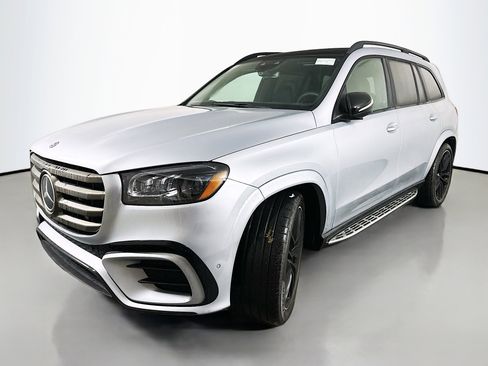 New 2026 Mercedes-Benz GLS 580 4MATIC image 3
