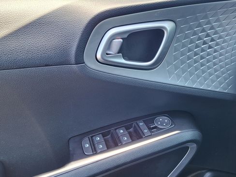 Used 2020 Kia Soul X-Line FWD image 17