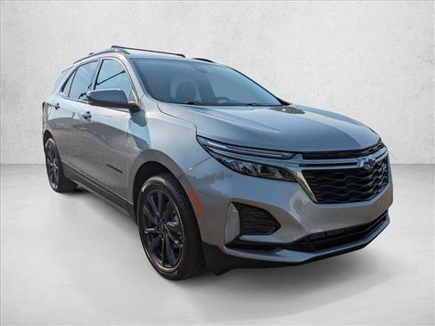 Used 2023 Chevrolet Equinox RS FWD image 3