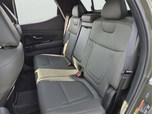 Used 2025 Hyundai Santa Cruz Limited image 11