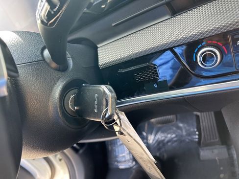 Used 2023 Kia Sportage LX image 41